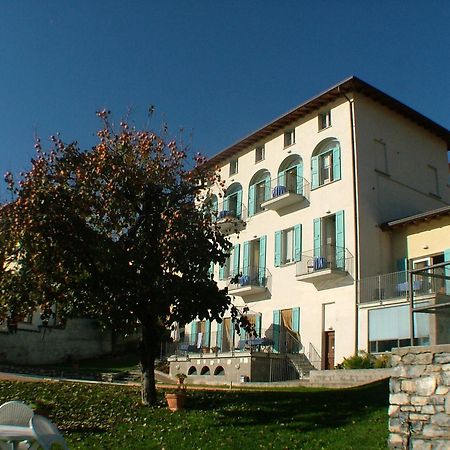 Residence Celeste Mezzegra Екстер'єр фото