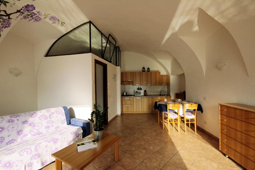 Residence Celeste Mezzegra Екстер'єр фото