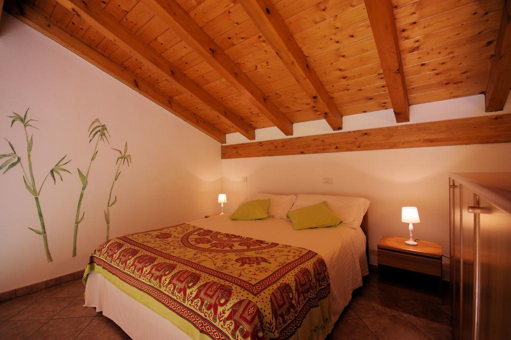Residence Celeste Mezzegra Екстер'єр фото